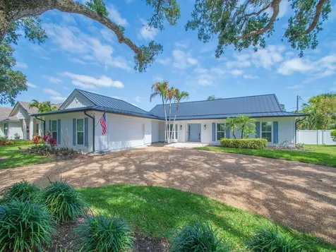 1500 Smugglers Cove Vero Beach FL 32963