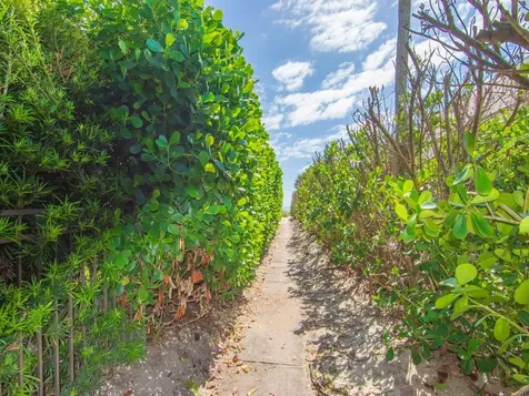 1500 Smugglers Cove Vero Beach FL 32963