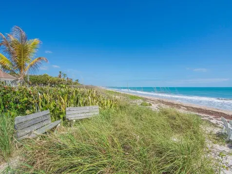 1500 Smugglers Cove Vero Beach FL 32963