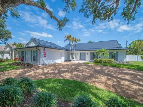1500 Smugglers Cove Vero Beach FL 32963