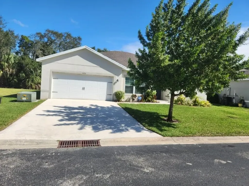 5274 Oakland Lake Circle Fort Pierce FL 34951