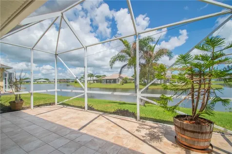 5370 E 1st Square SW Vero Beach FL 32968