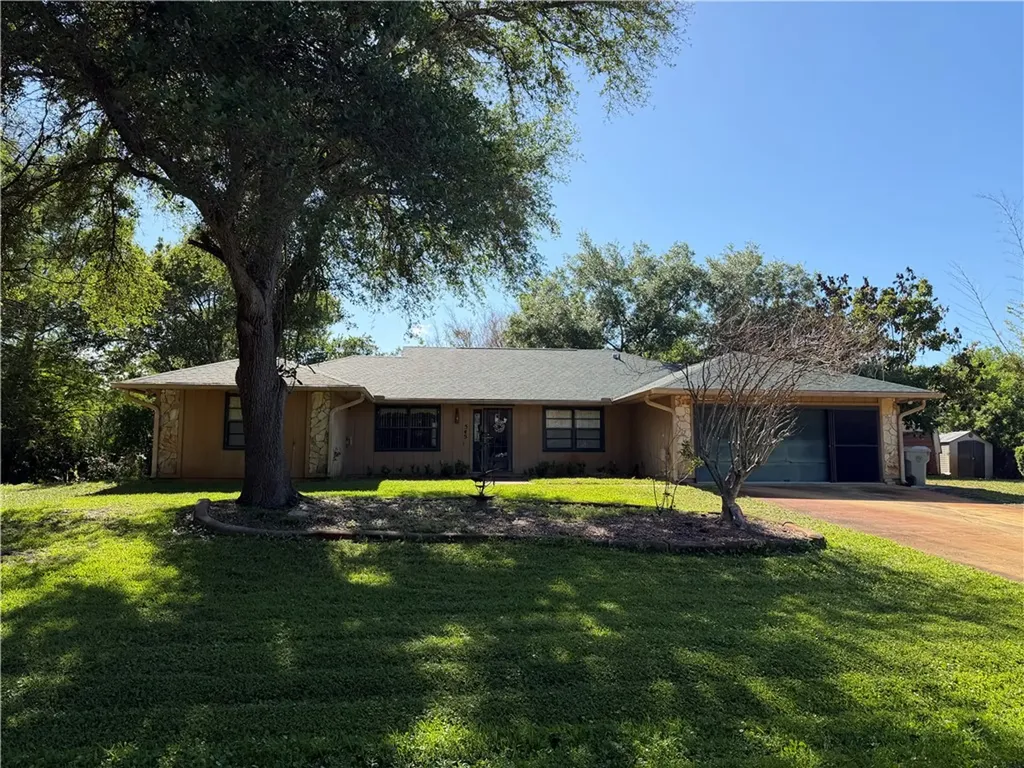 545 39th Court Vero Beach FL 32968
