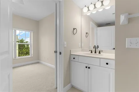 1620 42nd Square Vero Beach FL 32960