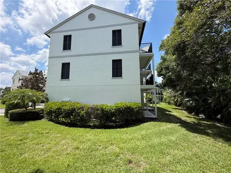 1620 42nd Square Vero Beach FL 32960