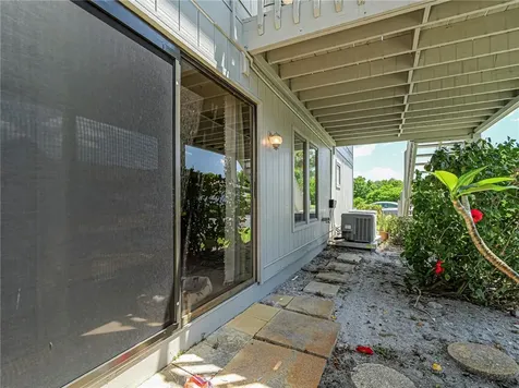 601 Centre Court SW Vero Beach FL 32962