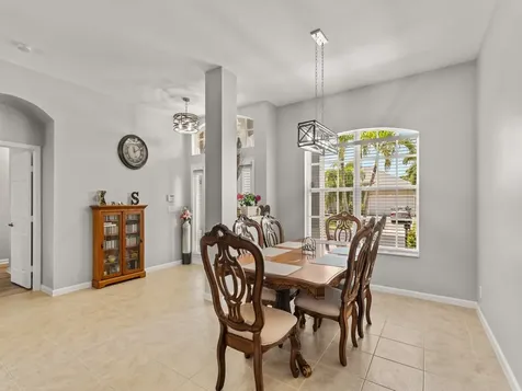 605 Tangelo Circle SW Vero Beach FL 32968