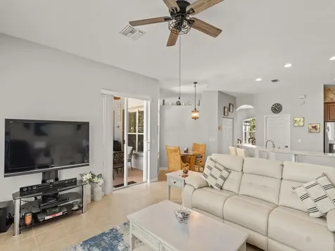 605 Tangelo Circle SW Vero Beach FL 32968