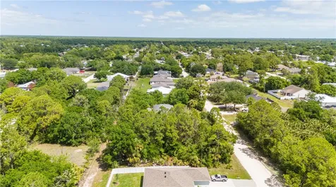 7945 103rd Court Vero Beach FL 32967