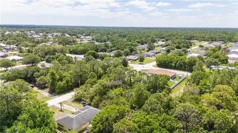 7945 103rd Court Vero Beach FL 32967