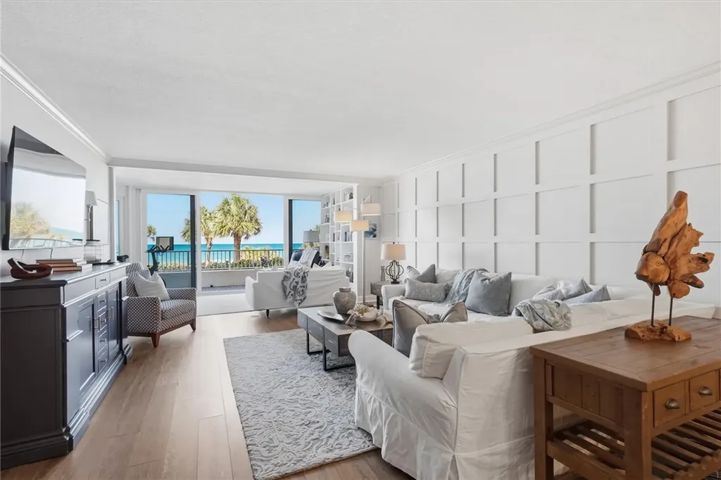 8866 N Sea Oaks Way Vero Beach FL 32963