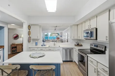 8866 N Sea Oaks Way Vero Beach FL 32963
