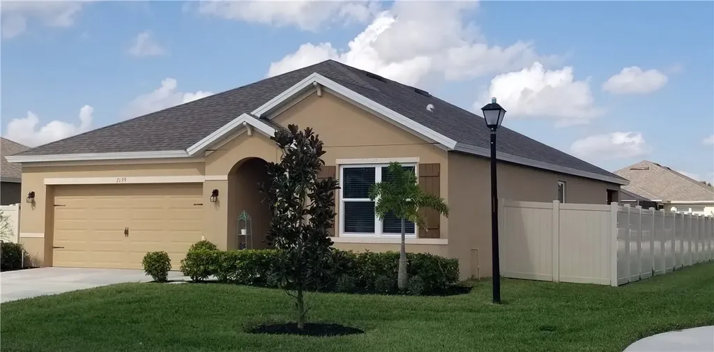 2199 Harwick Circle SW Vero Beach FL 32968
