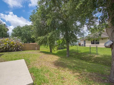 8945 103rd Avenue Vero Beach FL 32967