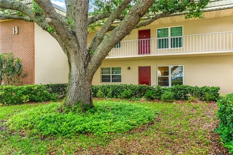 19 Vista Gardens Trail Vero Beach FL 32962