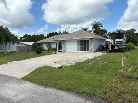 1086 Phelps Street Sebastian FL 32958