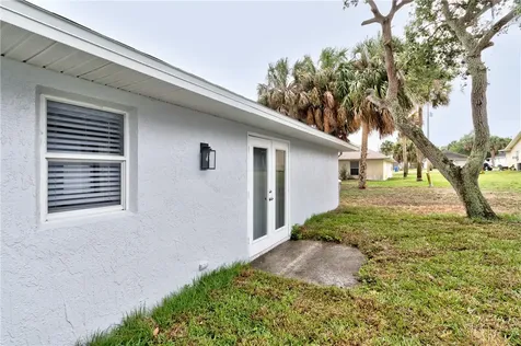 235 12th Street SW Vero Beach FL 32962