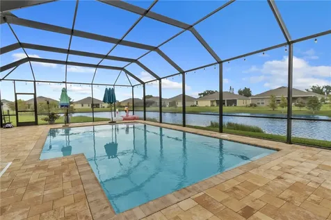 5280 2nd Manor Vero Beach FL 32968