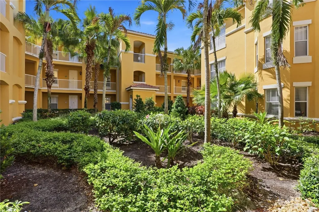 5045 Fairways Circle Vero Beach FL 32967