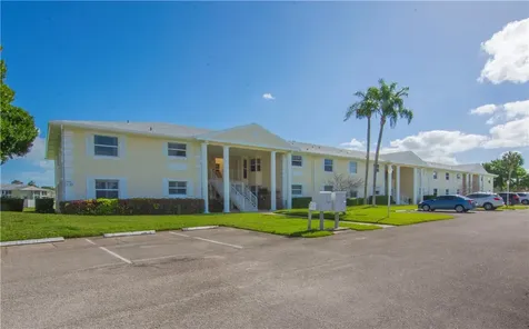 356 Grove Isle Circle Vero Beach FL 32962