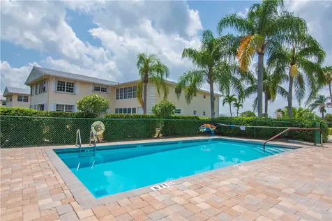 356 Grove Isle Circle Vero Beach FL 32962