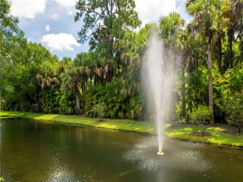 2000 Pine Creek Boulevard Vero Beach FL 32966