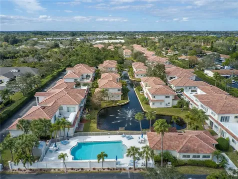 560 7th Square Vero Beach FL 32962