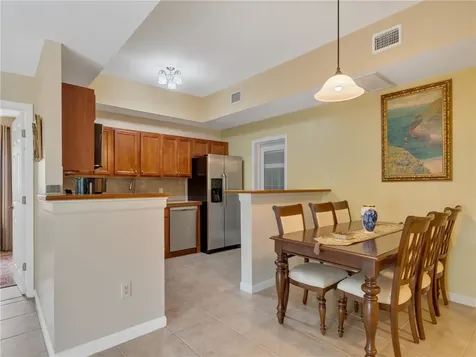 560 7th Square Vero Beach FL 32962