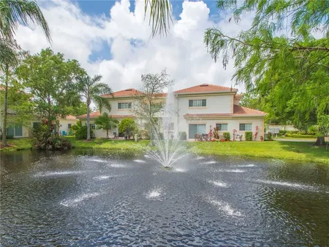 560 7th Square Vero Beach FL 32962