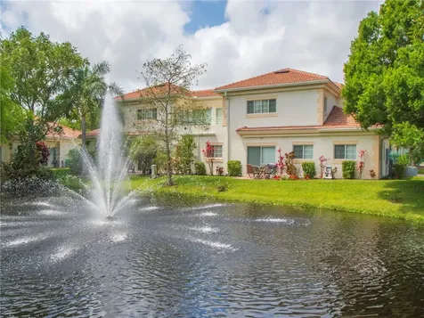560 7th Square Vero Beach FL 32962