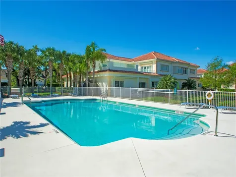 560 7th Square Vero Beach FL 32962