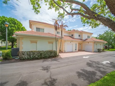 560 7th Square Vero Beach FL 32962