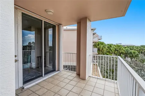 8866 N Sea Oaks Way Vero Beach FL 32963