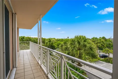 8866 N Sea Oaks Way Vero Beach FL 32963