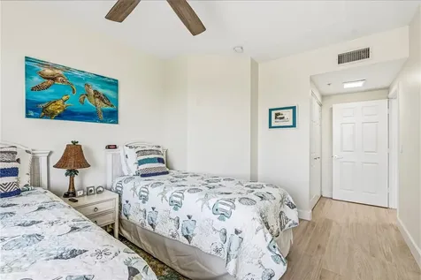 8866 N Sea Oaks Way Vero Beach FL 32963