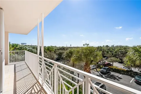 8866 N Sea Oaks Way Vero Beach FL 32963
