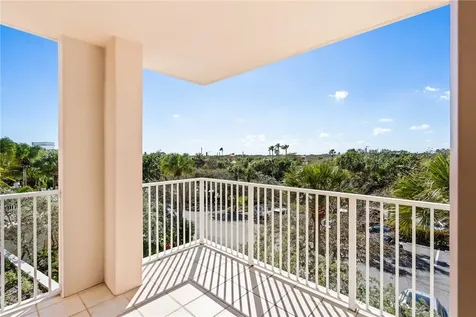 8866 N Sea Oaks Way Vero Beach FL 32963