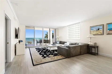 8866 N Sea Oaks Way Vero Beach FL 32963