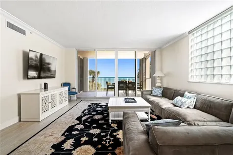 8866 N Sea Oaks Way Vero Beach FL 32963