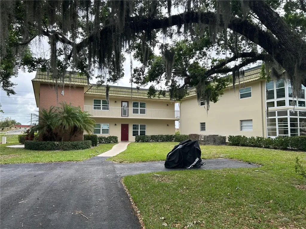 4 Vista Gardens Trail Vero Beach FL 32962