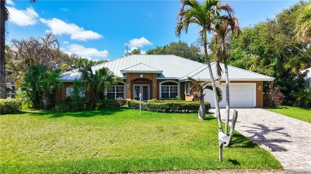 1375 Admirals Walk Vero Beach FL 32963