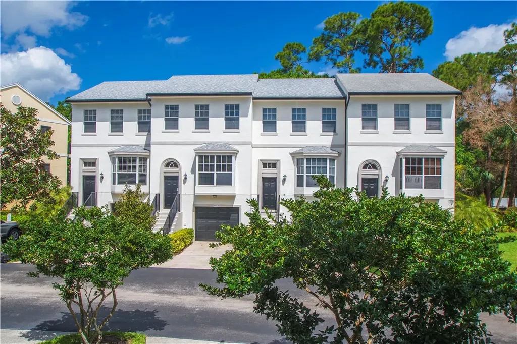 1670 42nd Square Vero Beach FL 32960