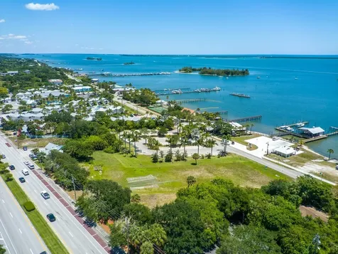 11171 Airport Drive Sebastian FL 32958