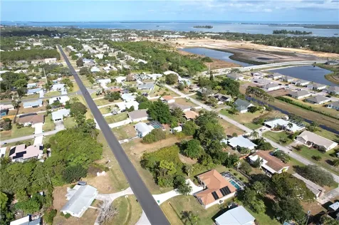 139 S Wimbrow Drive Sebastian FL 32958