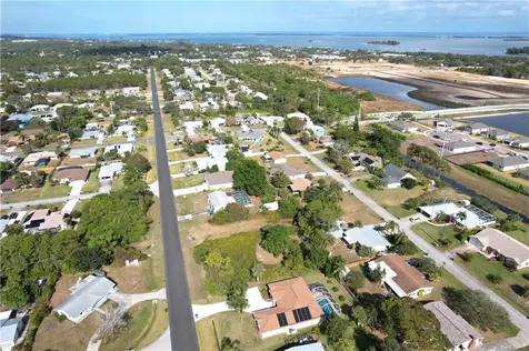 139 S Wimbrow Drive Sebastian FL 32958