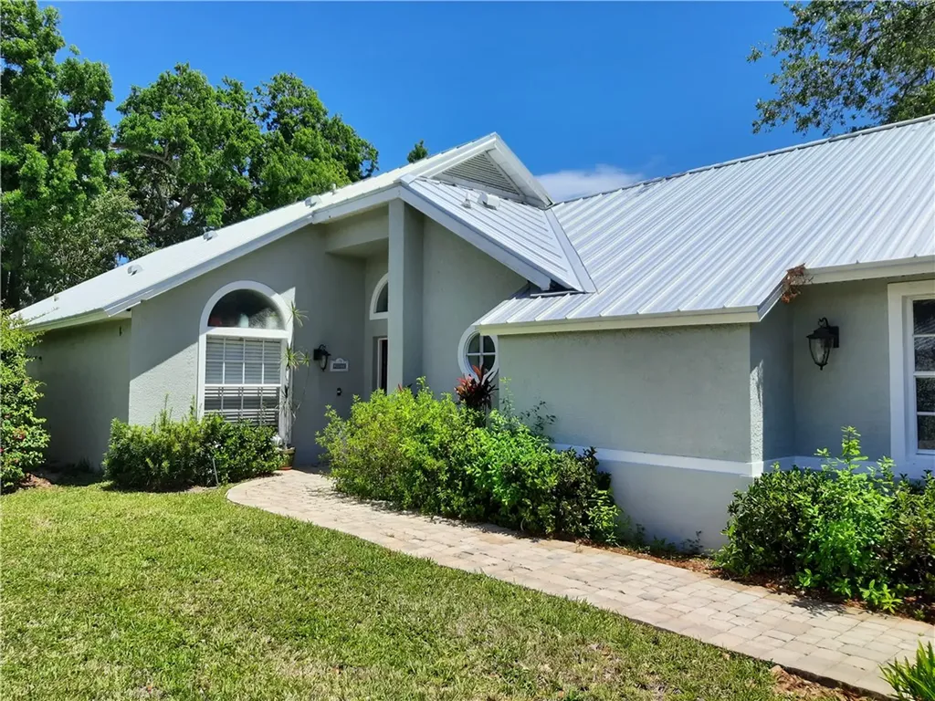 572 10th Place Vero Beach FL 32960