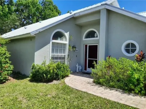 572 10th Place Vero Beach FL 32960