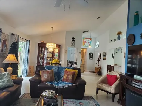 572 10th Place Vero Beach FL 32960