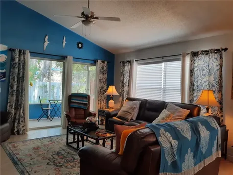 572 10th Place Vero Beach FL 32960