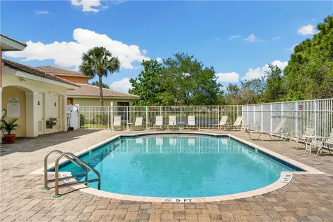 2522 Stockbridge Square SW Vero Beach FL 32962